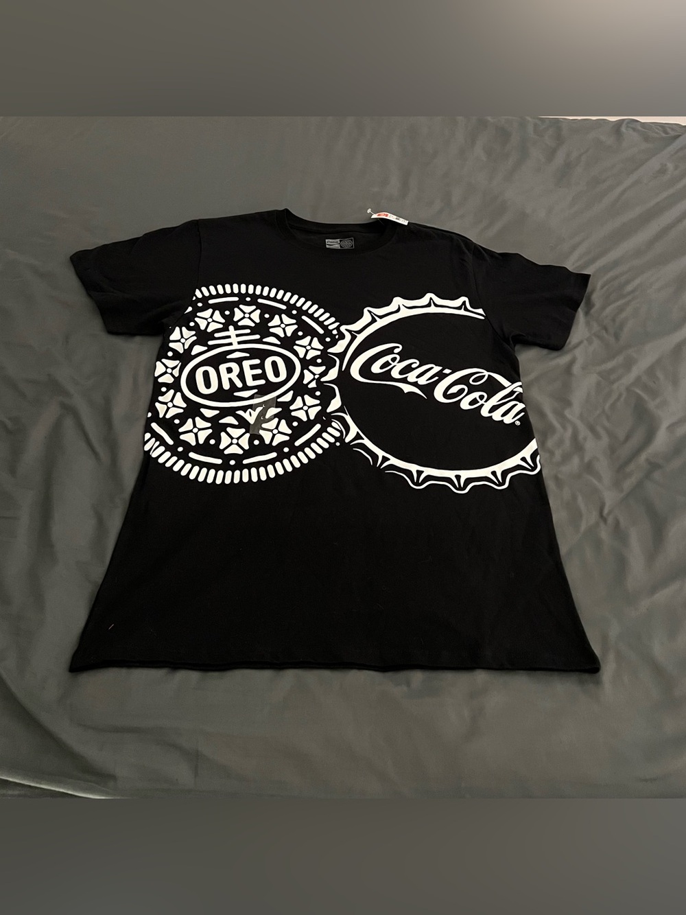 Coca-Cola Oreo Collaboration Authentic Graphic t-shirt New